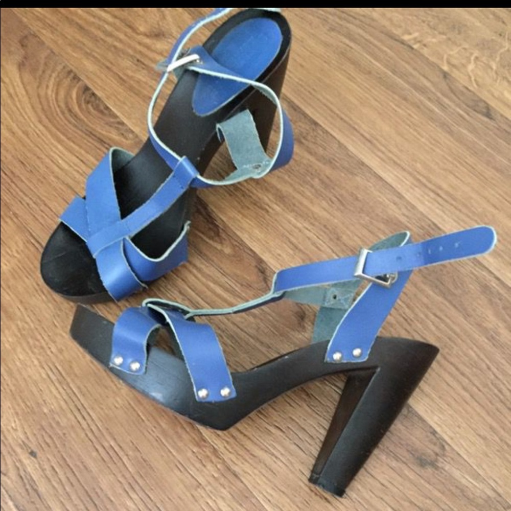 High heel shoes